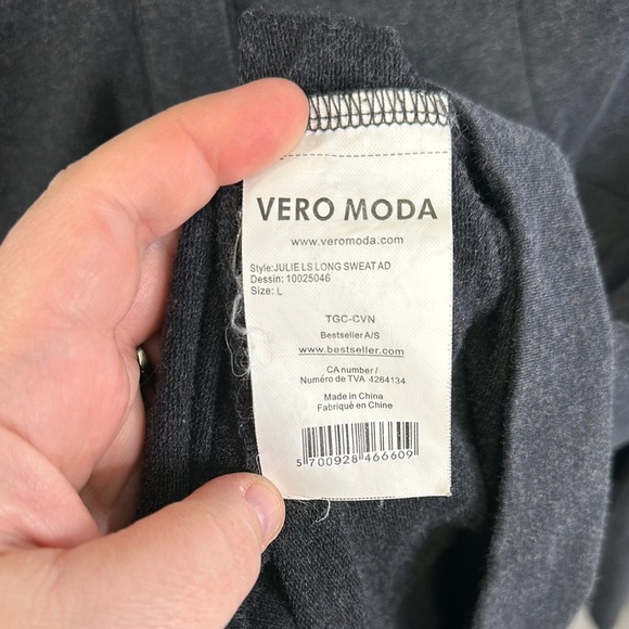 Vero Moda - heathered Grey button down hooded cardigan. - Picture 5 of 5